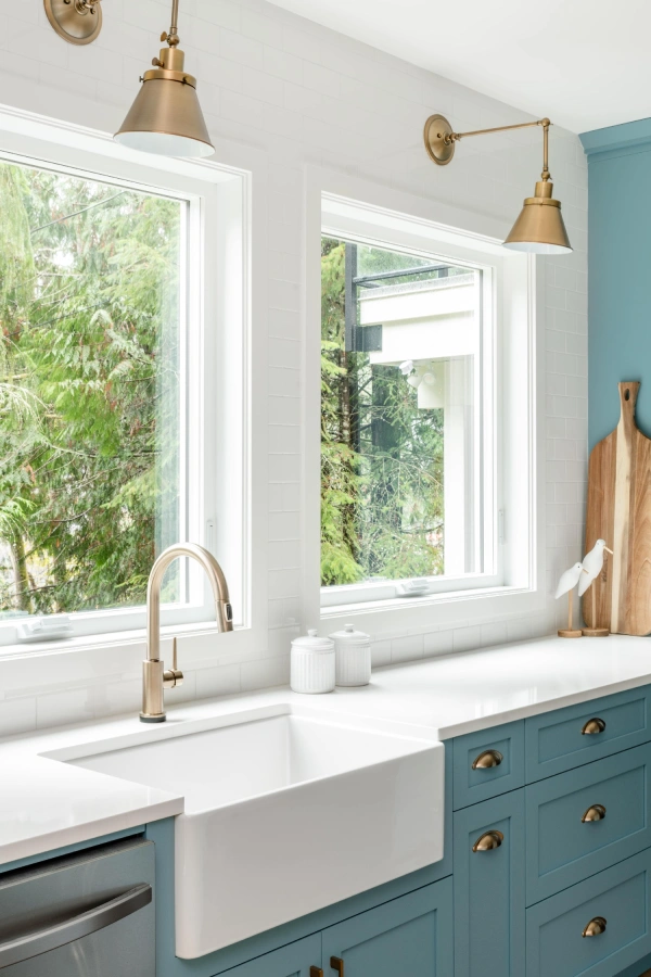 YAM-Magazine-Modern-Lake-House-Design-min-resized